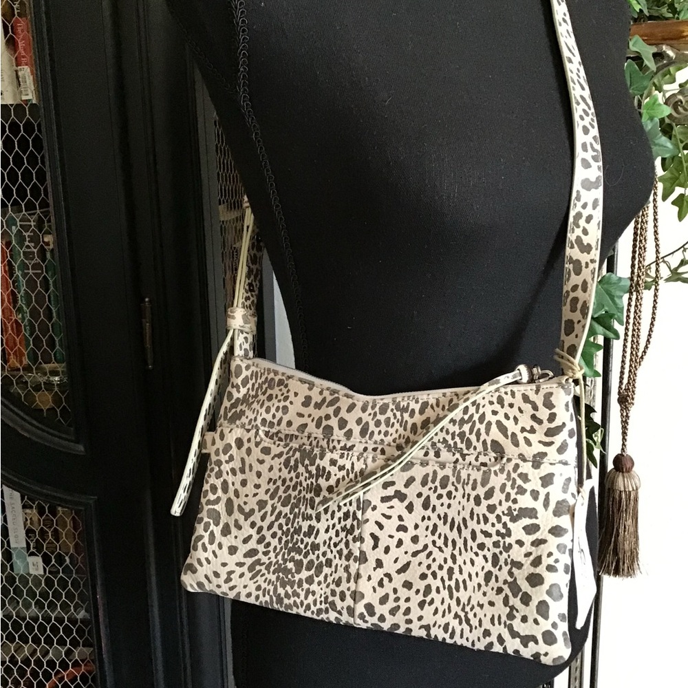 Stylish Leopard Print Boutique Crossbody Bag - Picture 2 of 13